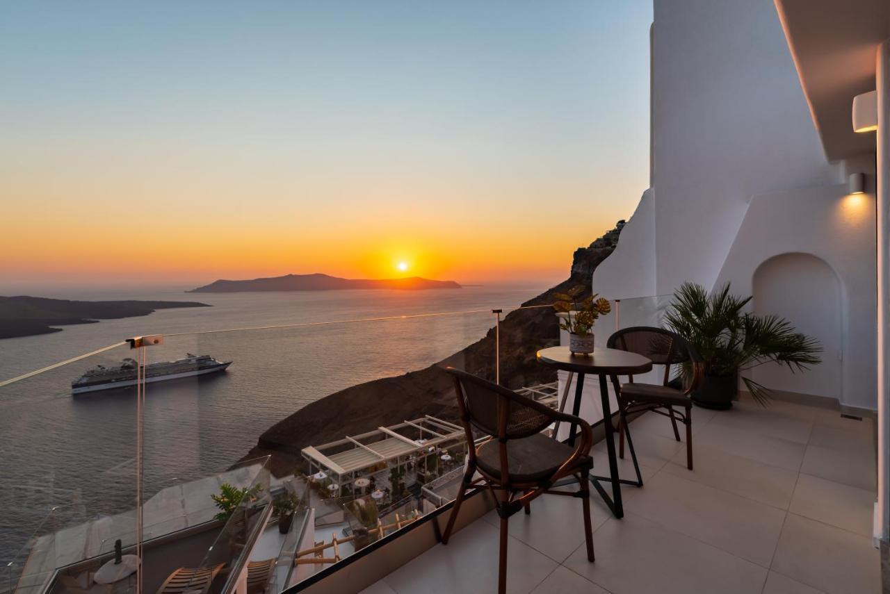 Daydream Luxury Suites Fira  Bagian luar foto