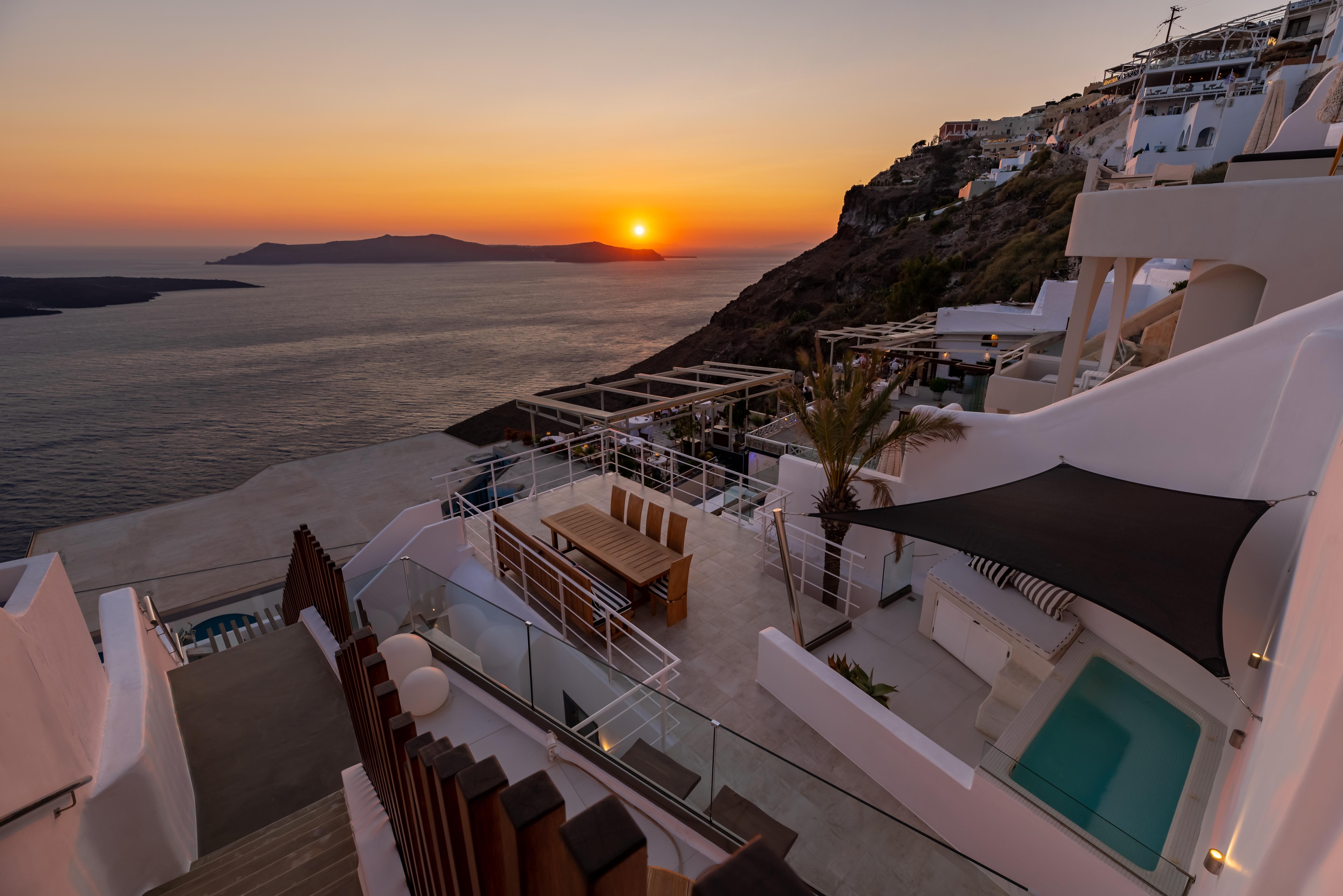 Daydream Luxury Suites Fira  Bagian luar foto
