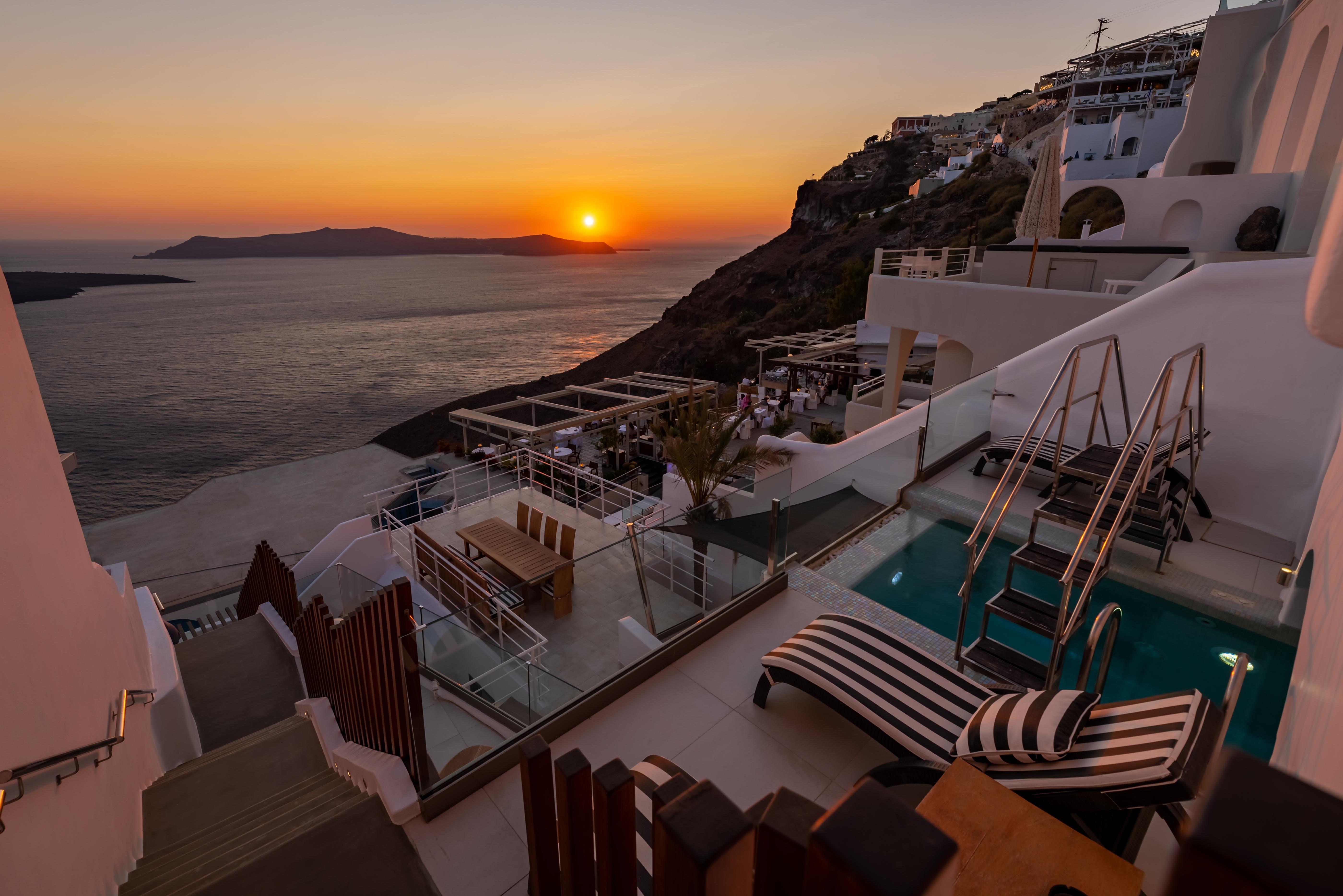 Daydream Luxury Suites Fira  Bagian luar foto